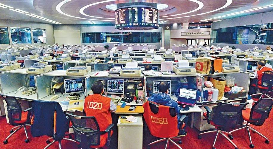 港交所交易大厅31年兴衰史:红衫仔的告别与金融地标的重生