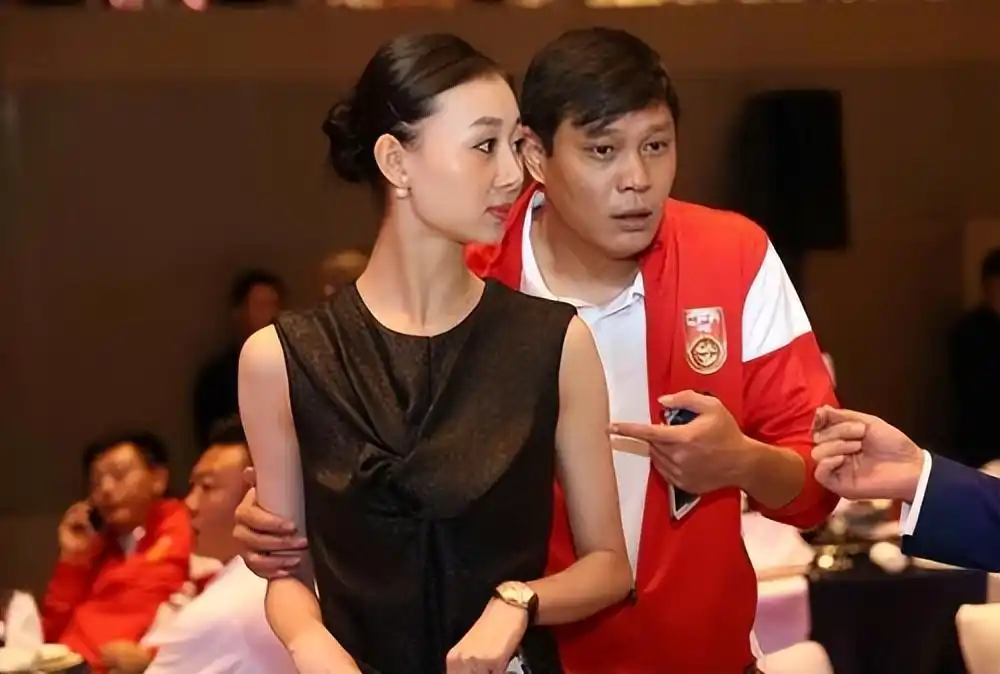 范志毅女儿范斯晶_范志毅小女儿100天办洒_范志毅感情史