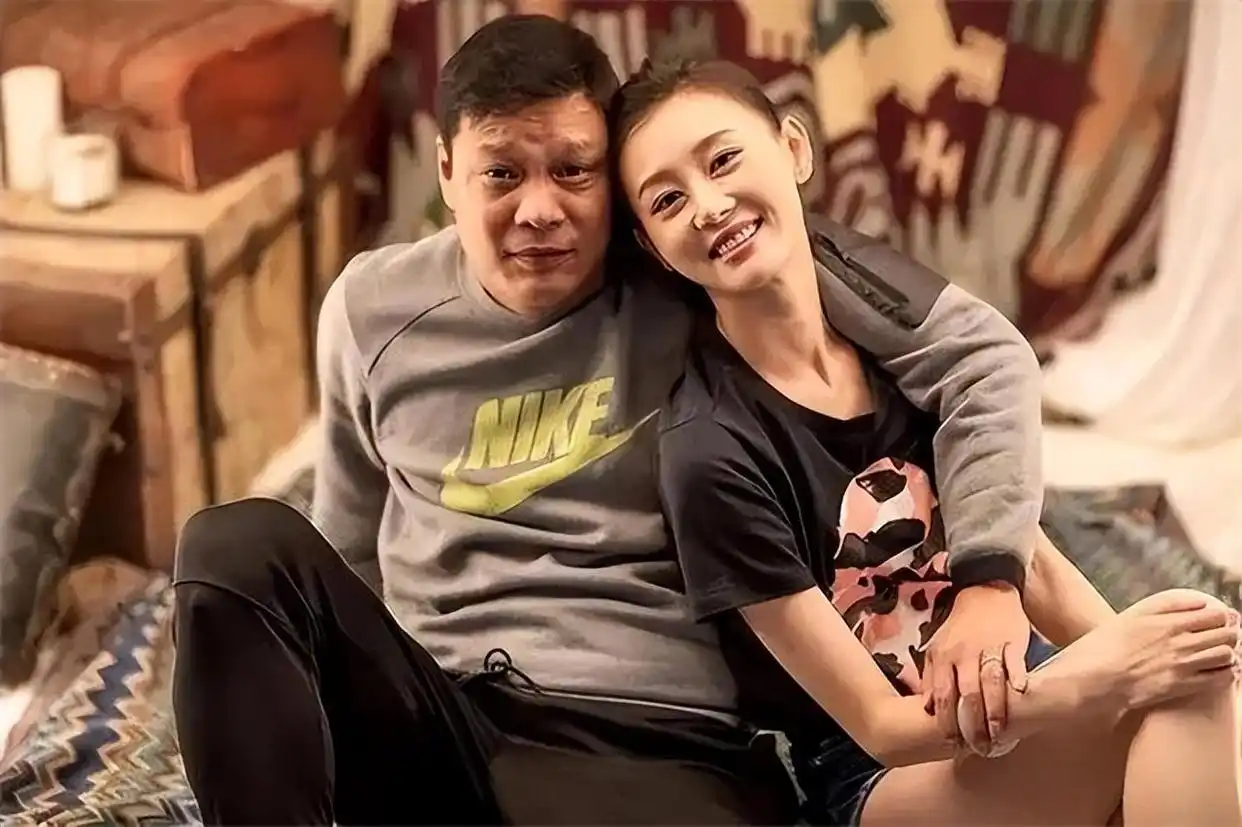 范志毅小女儿100天办洒_范志毅感情史_范志毅女儿范斯晶