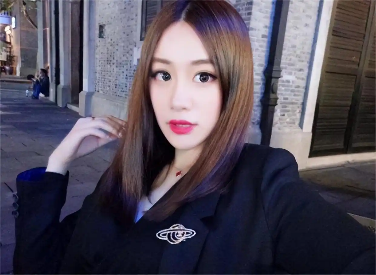 范志毅女儿范斯晶_范志毅小女儿100天办洒_范志毅感情史